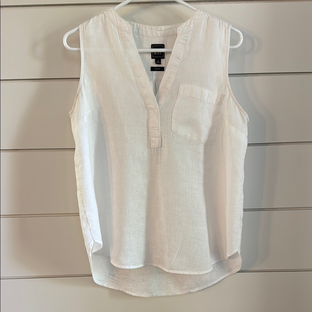 GAP White Sleeveless Tank Top